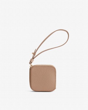 Cuyana Leather Airpod Women's Cases Khaki | PXR5350UR